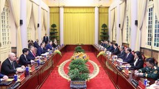 Chủ tịch nước Lương Cường tiếp Bộ trưởng Chiến tranh Hoa Kỳ Pete Hegseth. Ảnh: Lâm Khánh/TTXVN.