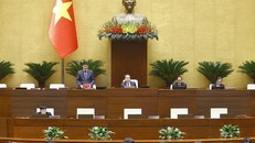 Phó Chủ tịch Quốc hội Vũ Hồng Thanh điều hành phiên họp. Ảnh: Doãn Tấn/TTXVN.