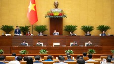 Phó Chủ tịch Quốc hội Vũ Hồng Thanh điều hành Phiên họp.