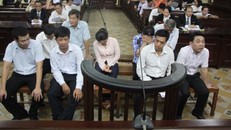 Nhiều câu hỏi chủ tọa phiên tòa nêu ra rơi vào im lặng.