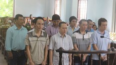 Các bị cáo tại phiên toà. 