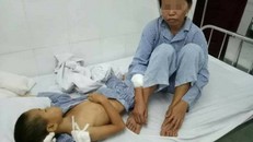 Hiện chị M. và cháu S. đang được điều trị tích cực tại Bệnh viện Đa khoa huyện Vân Đồn.