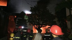 Lực lượng PCCC tiếp cận hiện trường.