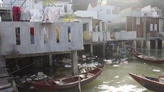 Rác đầy kênh Bến Đình