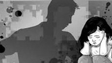 Lợi dụng vợ đi nghỉ trưa, gã nhạc công đã giở trò dâm ô với bé gái hơn 3 tuổi