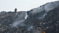 Bãi rác Cẩm Hà vẫn đang âm ỉ cháy