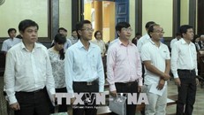 Các bị cáo tại phiên tòa hôm 16/3/2018. Ảnh: Thành Chung/TTXVN