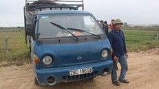 Đối tượng Dương và chiếc xe tang vật tại hiện trường