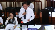 Luật sư Nguyễn Văn Chiến - người bào chữa cho bị cáo Hoàng Công Lương tỏ ra