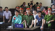 Các bị cáo tại phiên tòa ngày 22.5