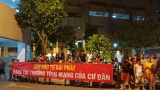 Cư dân dự án The Pride căng băng rôn 'biểu tình' trước hàng loạt sau phạm của CĐT Hải Phát.