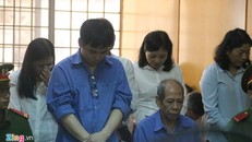 Các bị cáo tại phiên tòa ngày 12/6. 