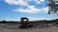 Bãi rác Nghĩa Kỳ đang gây ra ô nhiễm cho người dân sống quanh đó, buộc họ phải lên tiếng phản đối.