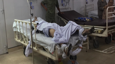 Công an giám sát Phong đang điều trị tại bệnh viện quận Thủ Đức. Ảnh Phương Sinh.