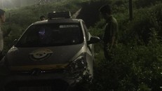 Hiện trường vụ tài xế taxi nghi bị khách cứa cổ - Ảnh: Công an TP HCM