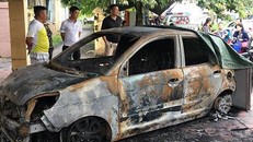 Chiếc xe Kia Morning của Đại úy Hoàng Phú Duy bị cháy trơ khung