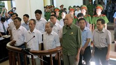 Các bị cáo tại phiên tòa sơ thẩm.