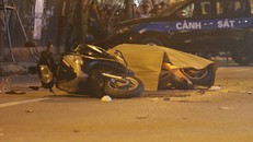 2 chiếc xe máy của các nạn nhân tại hiện trường.