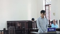 Bị cáo Vương Chí Nhân tại tòa. Ảnh Báo Giao thông