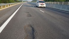 Cao tốc 34 nghìn tỷ đồng hỏng do thi công