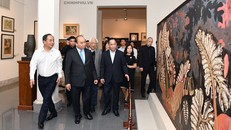 Thủ tướng thăm Bảo tàng Mỹ thuật Việt Nam