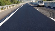 Mặt đường cao tốc Đà Nẵng - Quảng Ngãi sau sửa chữa.