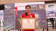 Cô giáo Nguyễn Thị Hoài Thu vinh dự là 1 trong 183 giáo viên được nhận bằng khen của Bộ trưởng Bộ Giáo dục Đào tạo