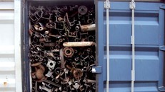 Số lượng phế liệu nhập khẩu bị ùn ứ tại cảng biển Việt Nam lên đến hơn 24.000 container