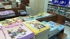 Tránh độc quyền trong việc biên soạn, phát hành sách giáo khoa