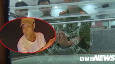 Nghi can đập tủ lấy 3 sợi dây chuyền đã bị bắt. 