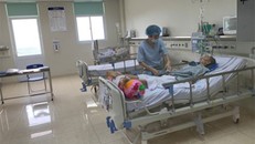 Một ca viêm màng não nặng phải thở máy điều trị tại Bệnh viện Nhi Trung ương.