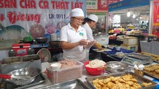 Nhiều sản phẩm thuỷ sản được chế biến sẵn, tiện lợi cho người tiêu dùng tại hội chợ - Ảnh: VGP/ Đỗ Hương