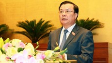 Bộ trưởng Bộ Tài chính Đinh Tiến Dũng, thừa ủy quyền của Thủ tướng Chính phủ trình bày Báo cáo về tình hình thực hiện ngân sách nhà nước năm 2019, dự toán ngân sách nhà nước và phân bổ ngân sách trung ương năm 2020. (Ảnh: Doãn Tấn/TTXVN)