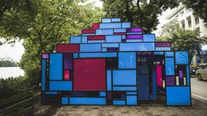 Tác phẩm "Tháp" của tác giả Mai Thu Vân. (Ảnh: Lạc Thành).