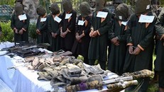 Các tay súng Taliban bị cảnh sát bắt giữ tại Jalalabad, Afghanistan ngày 22/5/2018