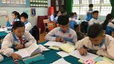 Cần tách dạy thêm học thêm ra khỏi trường học. Ảnh: Diệp An