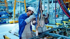 Nhiều ngành nghề cắt giảm lao động do dịch Covid-19