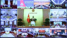 Chiều 21/8/2020, tại Trụ sở Chính phủ, Thủ tướng Nguyễn Xuân Phúc chủ trì cuộc họp trực tuyến giữa Thường trực Chính phủ với Ban Chỉ đạo Quốc gia phòng, chống dịch COVID-19 và một số tỉnh, thành phố về công tác phòng, chống dịch COVID-19