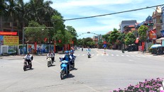 Người dân Thủ đô chủ động phòng, tránh tác hại của nắng nóng.