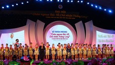 66 gương thiếu nhi được tuyên dương là đại biểu "Cháu ngoan Bác Hồ, Chủ nhân Thăng Long" tiêu biểu xuất sắc của Thủ đô năm 2020. (Ảnh: Linh Anh - TTXVN)