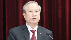Thường trực Ban Bí thư Trần Quốc Vượng.