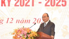 Thủ tướng Nguyễn Xuân Phúc phát biểu chỉ đạo tại Hội nghị trực tuyến triển khai công tác tư pháp năm 2021, định hướng nhiệm kỳ 2021-2025 của Bộ Tư pháp vào sáng nay, 23/12. 
