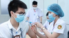Khẩn trương hướng dẫn tiêm vaccine cho người dưới 18 tuổi