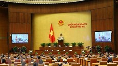 Toàn cảnh một phiên thảo luận trực tuyến tại điểm cầu Nhà Quốc hội. 