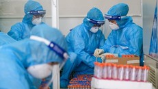 Ghi nhận thêm 15.707 ca mắc mới, phân bổ 450.000 liều thuốc Molnupiravir