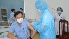 Tăng cường tiêm vaccine COVID-19 mũi 3, mũi 4 cho cán bộ, công nhân viên
