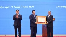 Lễ trao Huân chương của Lào tặng Lãnh đạo Cấp cao Đảng, Nhà nước Việt Nam