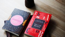 Hai cuốn sách về ngôn ngữ được Omega+ ra mắt trong tháng 4. Ảnh: Omega+.