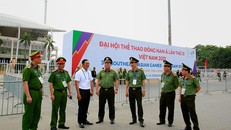 Lãnh đạo Công an TP Hà Nội dẫn đoàn kiểm tra an toàn giao thông toàn tuyến phục vụ SEA Games 31. Ảnh: TTXVN.