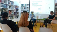 Ông Nguyễn Trí Dũng đại diện Sao Bắc Media và TS Imke Börner - luật sư và cũng là bạn của tác giả Schirach chia sẻ về nội dung cuốn sách. Ảnh: NL